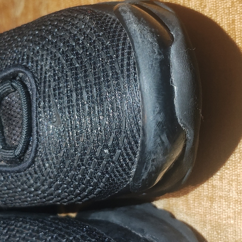 Nike Black Mesh Sneakers - Picture 4 of 12